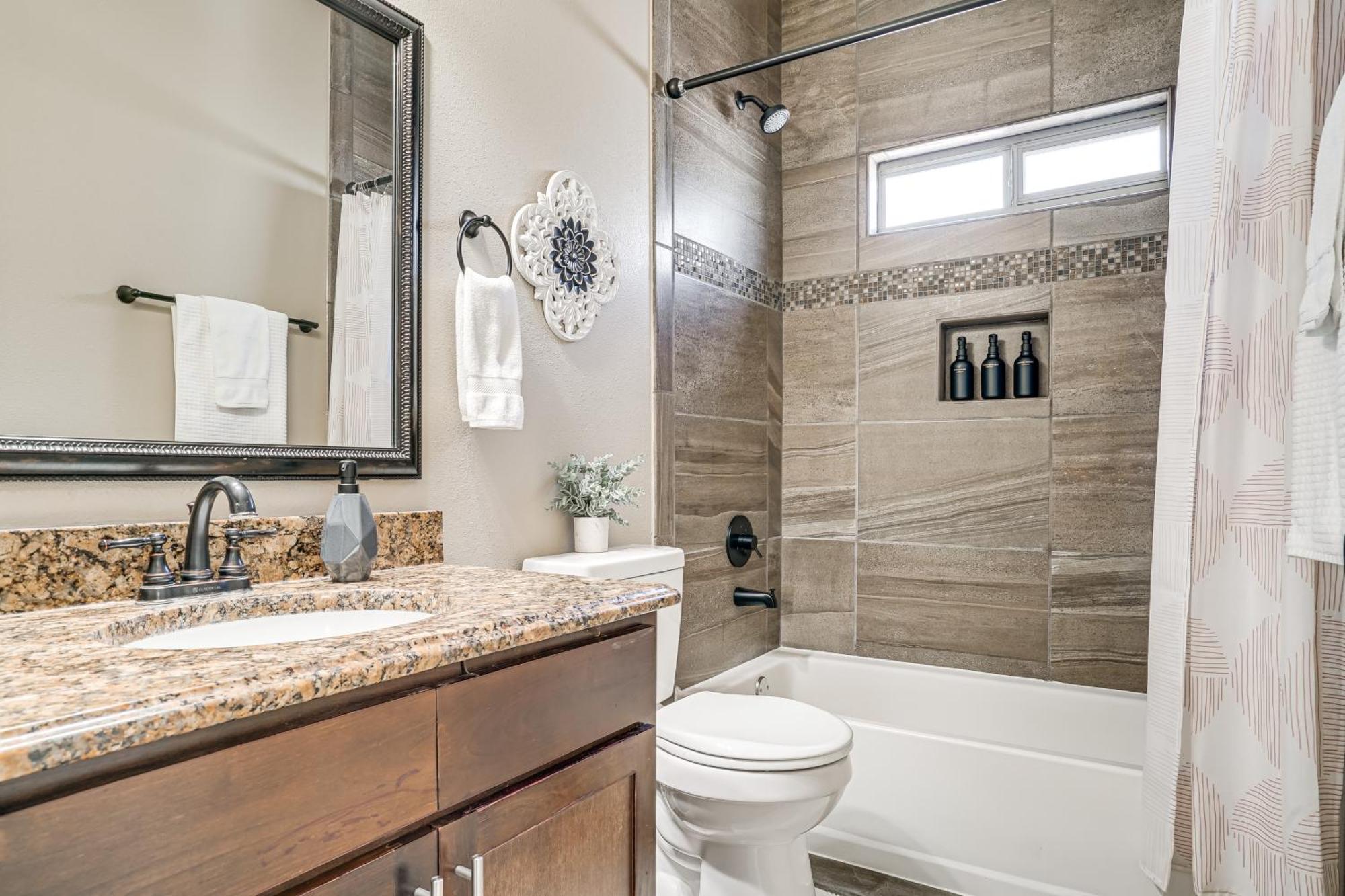 Near Downtown And Parks Holiday home *